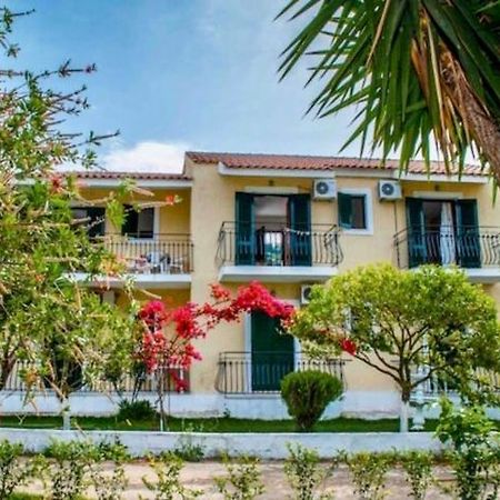 Lemon Tree Apartments B C Argostoli  Exterior photo