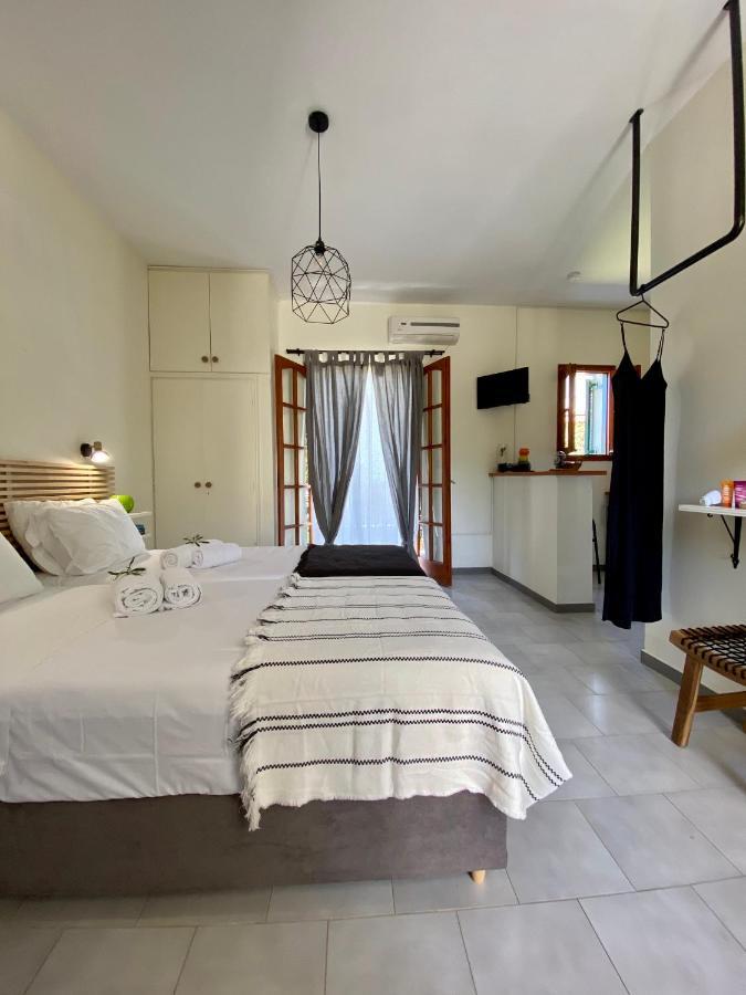 Lemon Tree Apartments B C Argostoli  Exterior photo